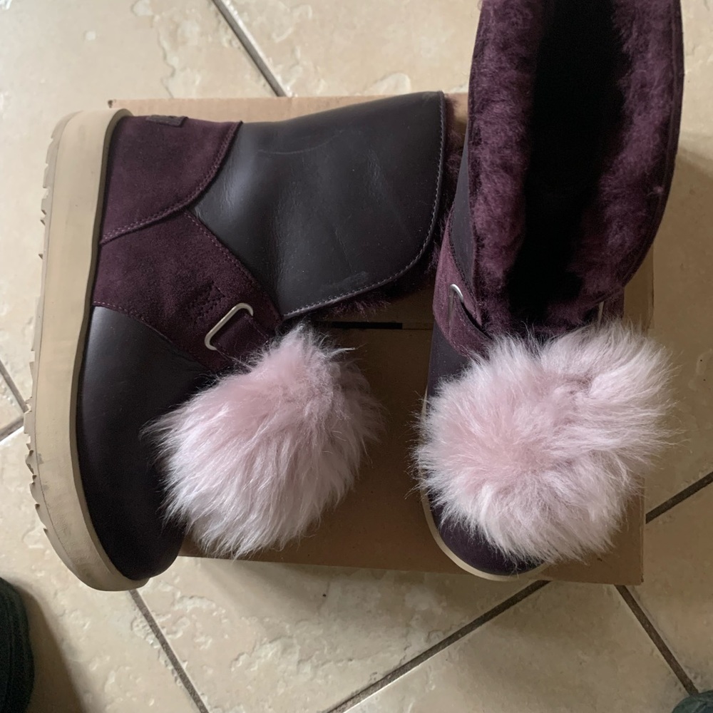 Ugg boots worn once 7.5 Woman